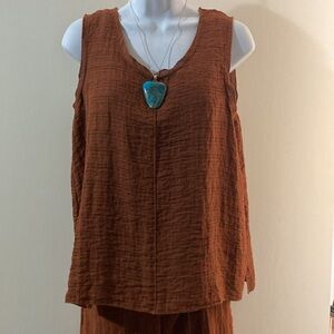 NWOT Habitat top& bottom, size medium.